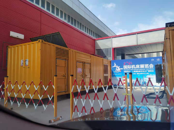 安居发电车出租-发电机无电压或电压太低怎么办？